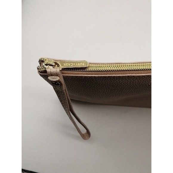 Ruby + Cash Womens Clutch Bag Pink Small Leather Wristlet Zip Close Logo - Picture 4 of 6